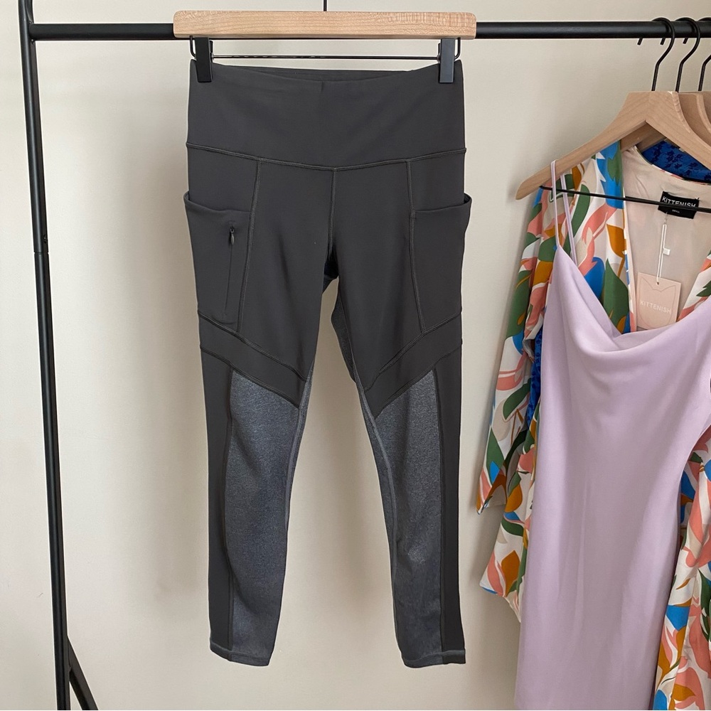 Athleta ‘All In Structure’ 7/8‎ Tight - Picture 2 of 10